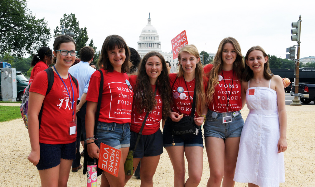 Alexandria Villaseñor and teens from Montana and Nevada at the 2019 play-in for climate action