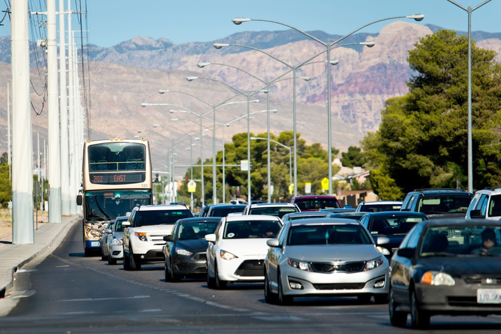 A RTC bus approaches a bust stop in Las Vegas on Wednesday, July 17, 2019. (Daniel Clark/The Nevada Independent) This is traffic pollution in Nevada.
