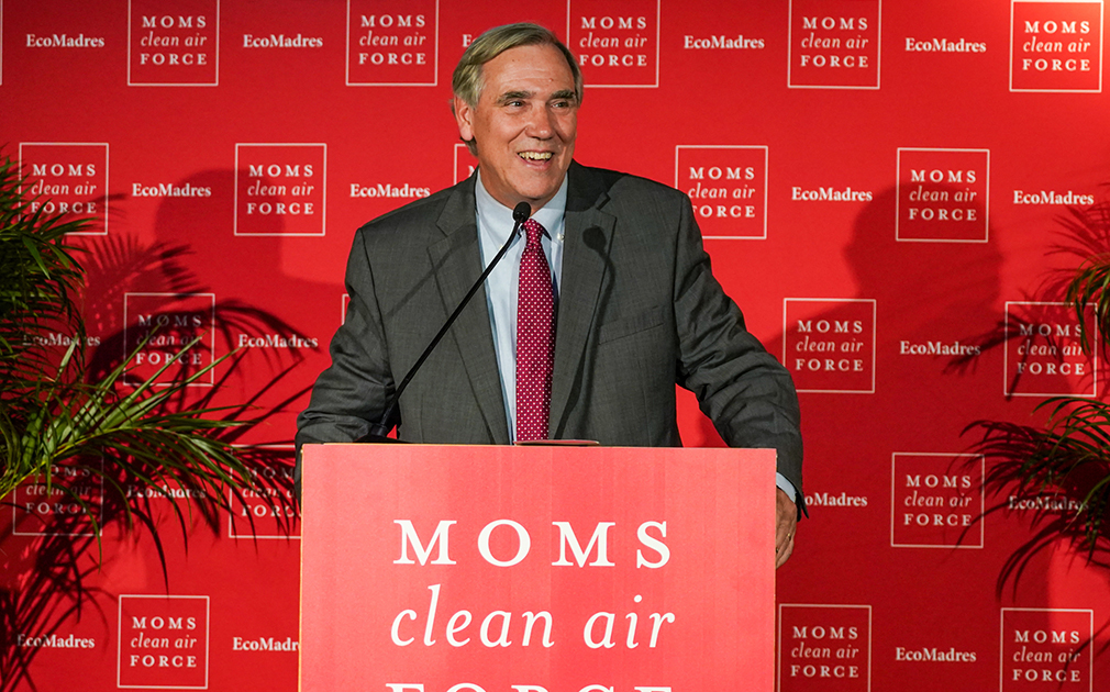 Senator Jeff Merkley speaking at the Moms Clean Air Force Play-In for Climate Action