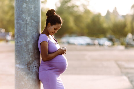 La contaminación de aire, el calor extremo y la salud de madres afroamericanas