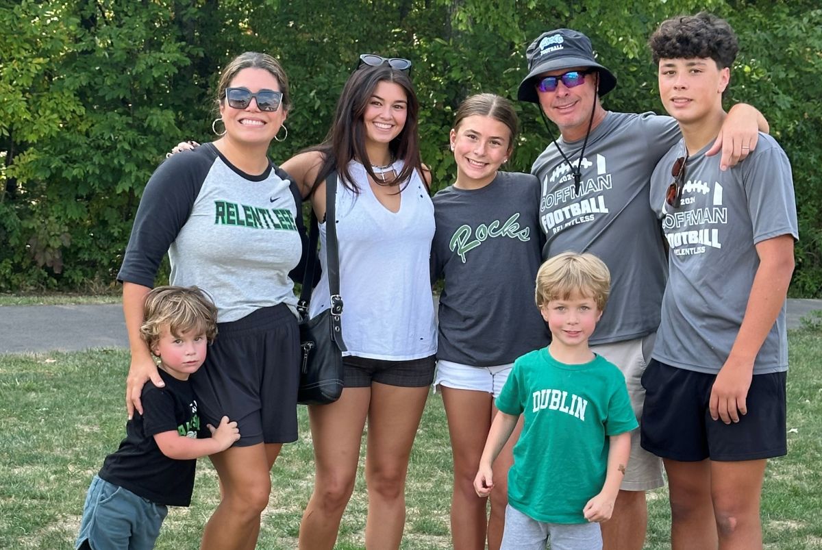 Supermom Iliana Cruz (far left) with her family