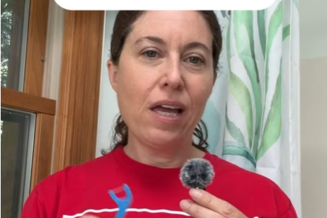 Toxic Chemicals in Kids' Floss? Tell Congress: No PFAS in My Stuff!